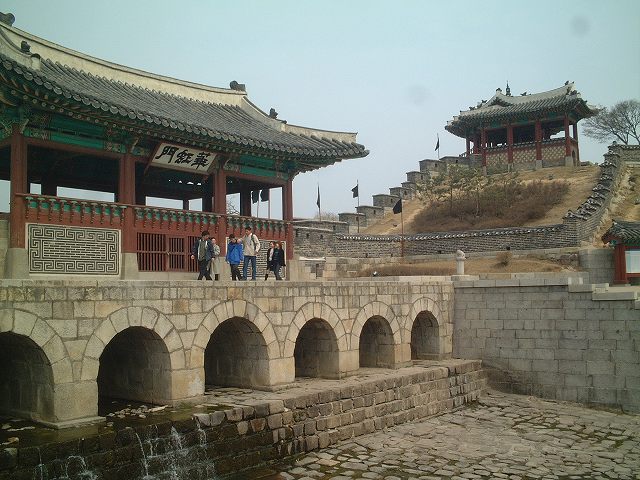 韓国・水原・華城・華虹門の写真の写真