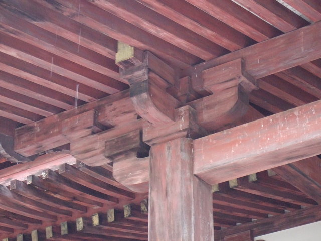 長弓寺本堂の木組みの写真の写真