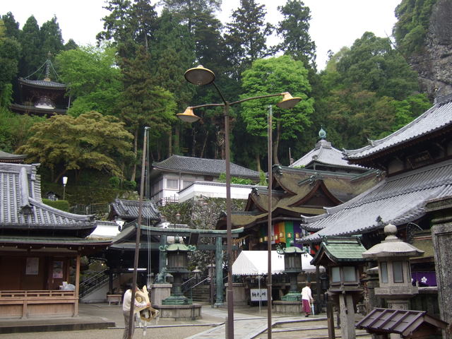 宝山寺・境内の写真の写真