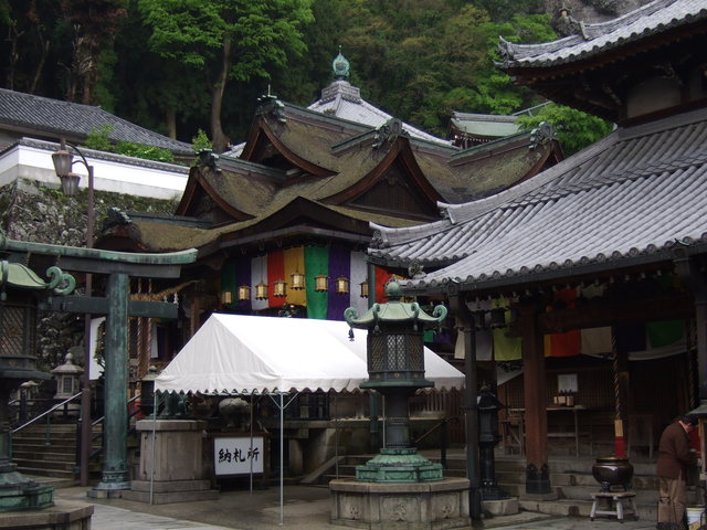 宝山寺・本殿の写真の写真