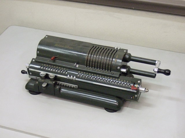 手回し計算機２の写真の写真