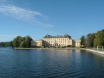 ドロットニングホルム宮殿・湖の向こうに見える宮殿