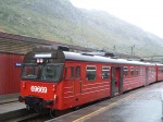 ノルウェー・フロム〜(フロム鉄道)〜ミュダール・ヴォス行きの列車に乗り換える
