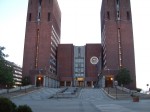 オスロ・夕方の市庁舎