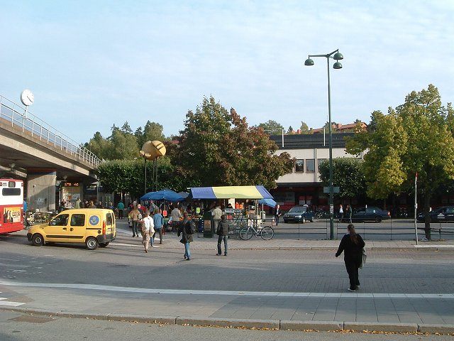 ドロットニングホルム宮殿〜ストックホルム・ブロンマプラン駅前の写真の写真