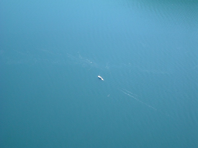 リーセフィヨルド・はるか下には船が見えるの写真の写真