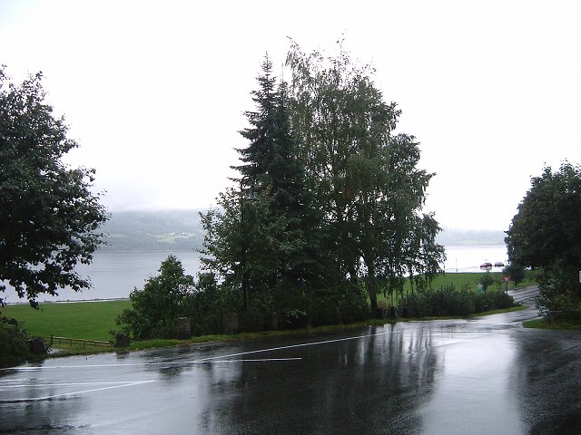 ヴォス・雨が降っているので歩く気にならないの写真の写真