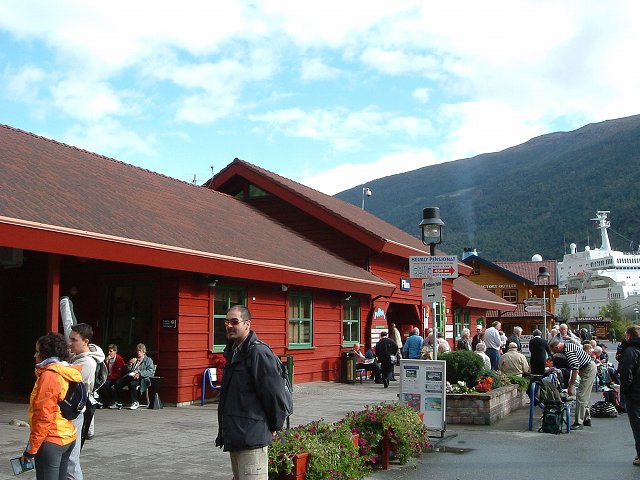 フロム(フロム鉄道)・駅舎の写真の写真