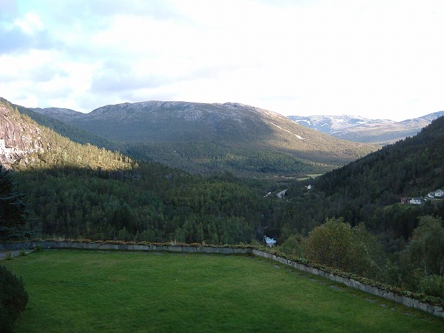 スタルハイム・駐車場から見えるテラスの写真の写真