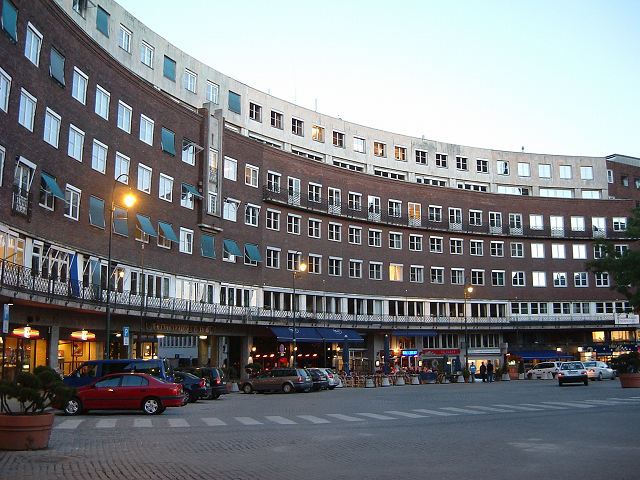 オスロ・広場を囲む円形の建物の写真の写真