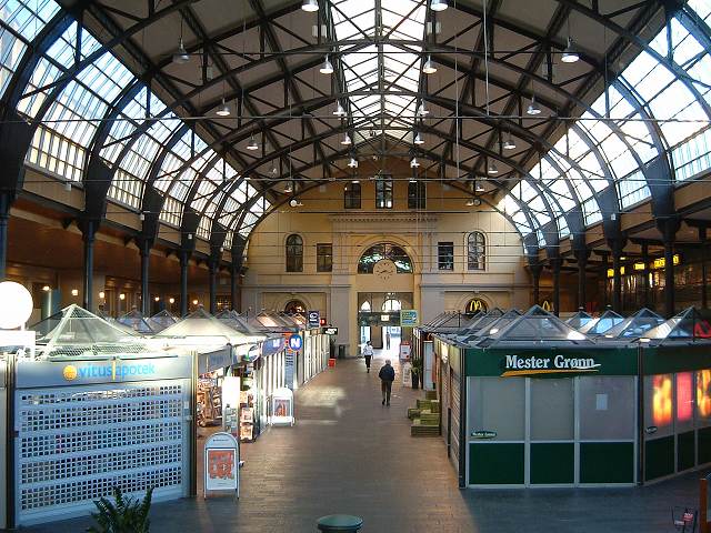 オスロ・オスロ中央駅の構内の写真の写真