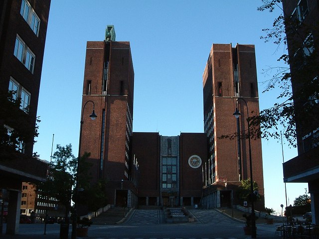 オスロ・フリチョフ・ナンセン広場の入り口の写真の写真