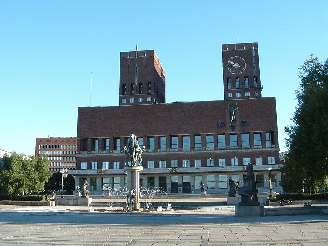 オスロ・市庁舎前広場から見るマリーナの写真の写真