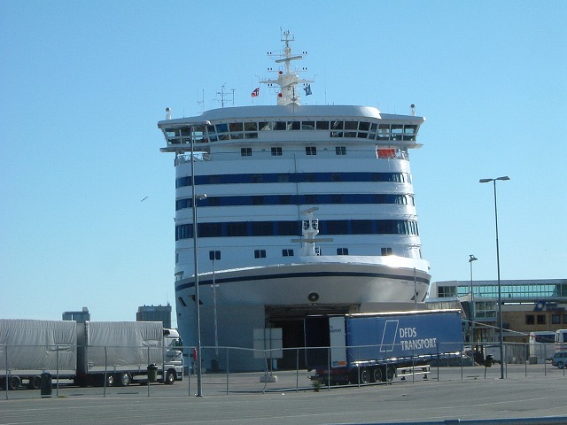 船(DFDS)・コペンハーゲンに向かう船の正面の写真の写真