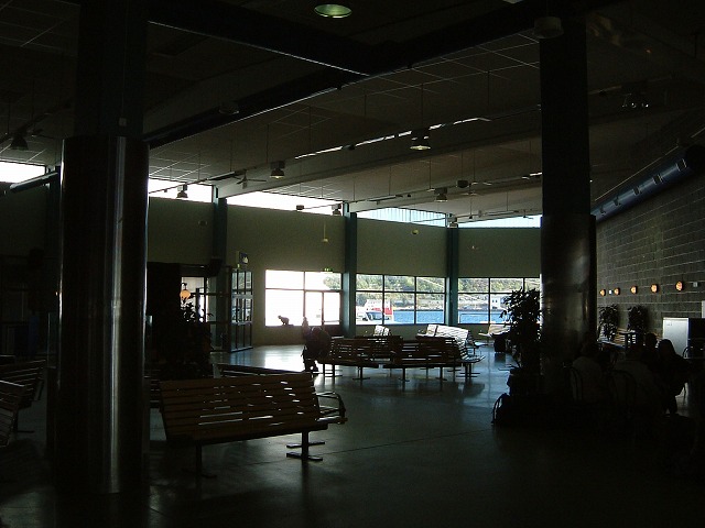 船(DFDS)・乗船前に待つロビーの写真の写真