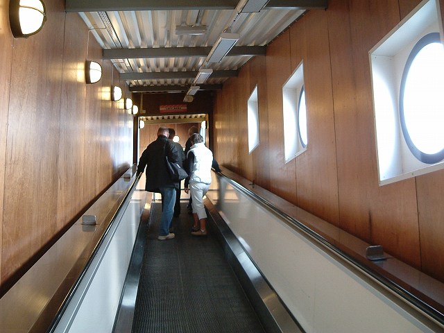 船(DFDS)・船内の通路の写真の写真