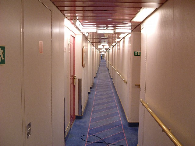 船(DFDS)・船内の廊下の写真の写真