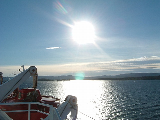 船(DFDS)・太陽の写真の写真