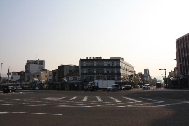 気比神宮・大鳥居の前の交差点の写真の写真