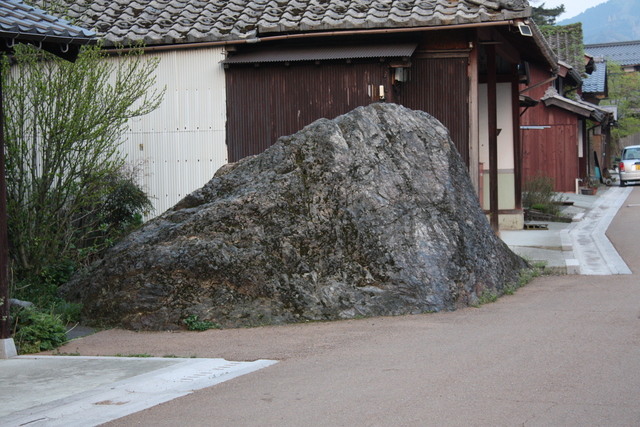 若狭町熊川宿・大岩 (子守り岩)の写真の写真