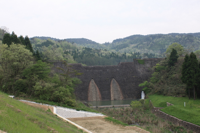 旧美歎水源地水道施設・貯水池堰堤の写真の写真