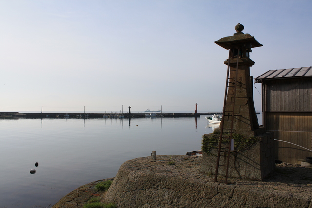 美保湾・美保神社・常夜灯の写真の写真