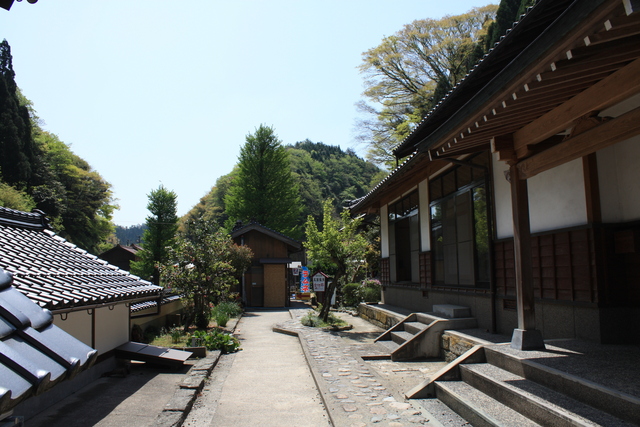 石見銀山・羅漢寺の境内の写真の写真