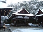 世界遺産・京都・賀茂別雷神社・左から拝殿・舞殿・土屋