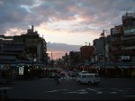 京都・夜の祇園交差点