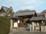 讃岐国分尼寺・法華滅罪之寺という額が掲げられている山門