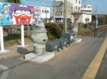 高松・桃太郎電鉄の石像