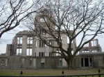 世界遺産・広島・原爆ドーム・60年以上経つと木も生える