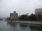 世界遺産・広島・周囲の建物に埋もれてしまっている原爆ドーム