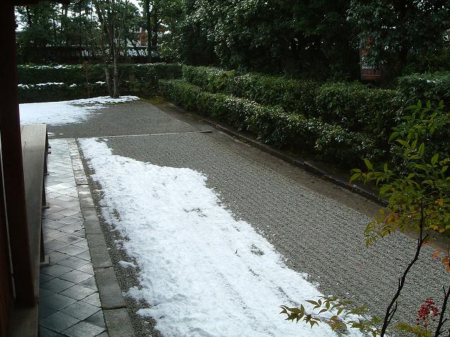 史跡・特別名勝・京都・大徳寺・大仙院・庭園・速かった流れもここまでくると穏やかになるの写真の写真