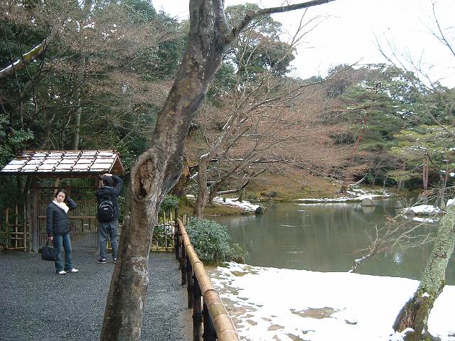 世界遺産・特別史跡・特別名勝・京都・金閣寺・池の周りを一周できないの写真の写真