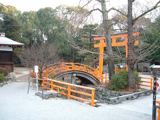 世界遺産・京都・下鴨神社・御手洗川にかかる輪橋の写真の写真