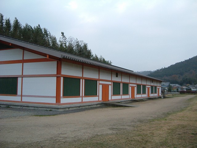 特別史跡・讃岐国分寺・僧坊跡の覆屋の写真の写真