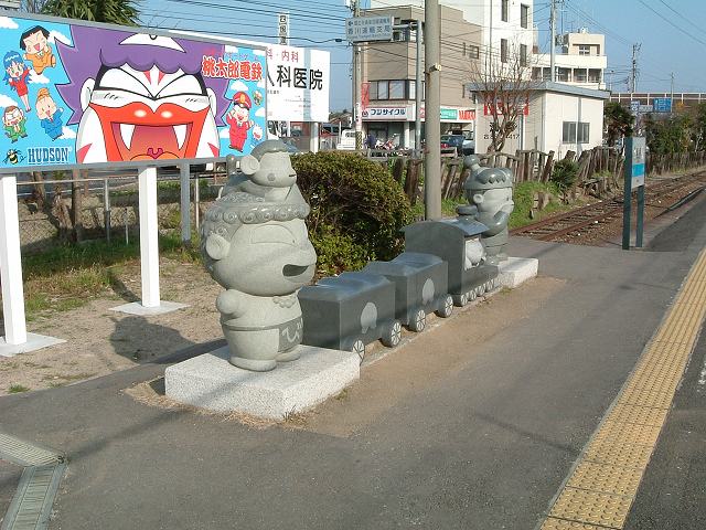高松・桃太郎電鉄の石像の写真の写真