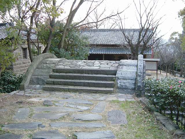 屋島・四国村・正面から見たアーチ橋の写真の写真