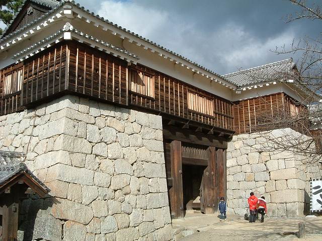 松山・松山城・筒井門の奥に隠門があるの写真の写真