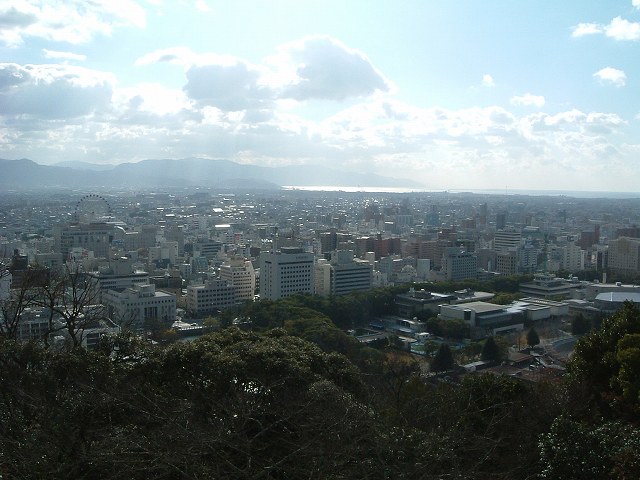 松山・松山城・筒井門付近から見る城下町の写真の写真