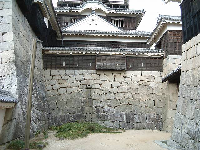 松山・松山城・大天守と紫竹門の写真の写真