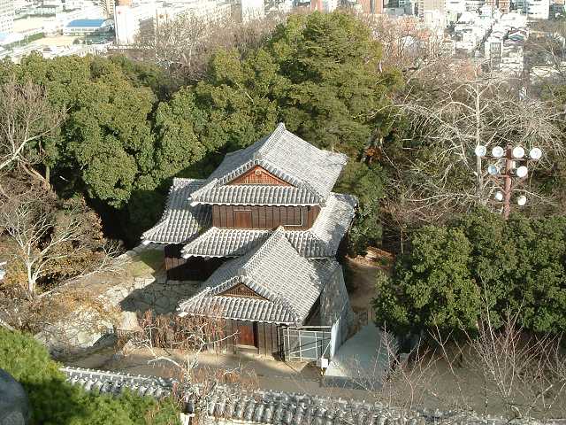 松山・松山城・大天守から見た艮門の写真の写真