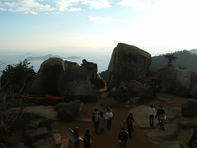 世界遺産・宮島・弥山・弥山の山頂の広場の写真の写真