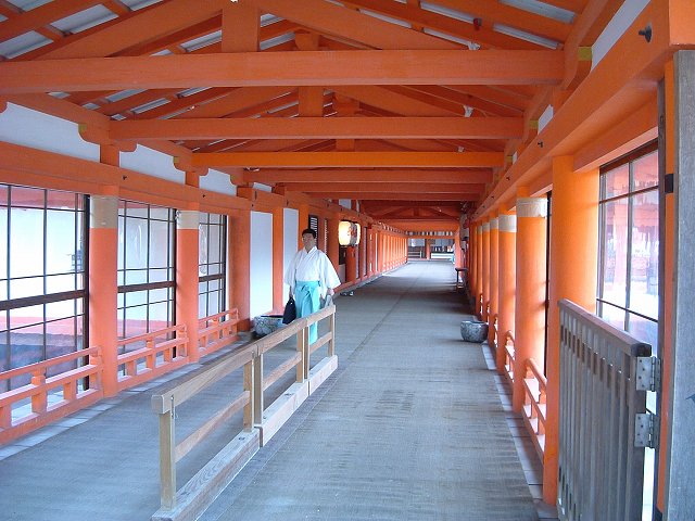 世界遺産・特別名勝・特別史跡・宮島・厳島神社・東廻廊の内部の写真の写真