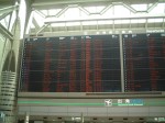 成田空港・出発案内板