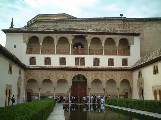 世界遺産・グラナダ・アルハンブラ宮殿・アラヤネスの中庭とカルロス５世宮殿の写真の写真