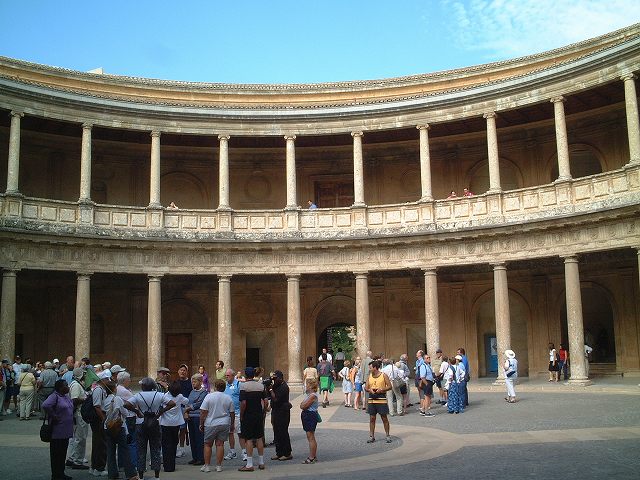 世界遺産・グラナダ・アルハンブラ宮殿・カルロス５世宮殿の写真の写真