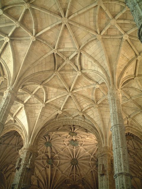 リスボン・ジェロニモス修道院・装飾が美しい修道院の天井の写真の写真
