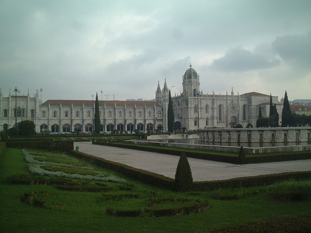 リスボン・インペリオ広場から見るジェロニモス修道院の写真の写真